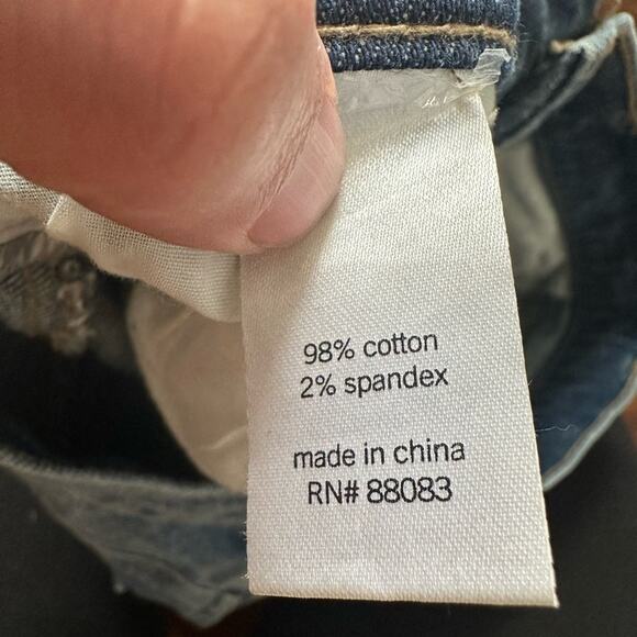 SO Medium Destroy High Rise Mom Shorts, Size 5 - Picture 5 of 5